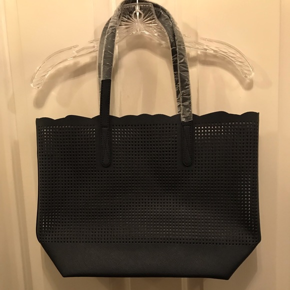 Neiman Marcus Handbags - Neiman Marcus- navy tote bag
